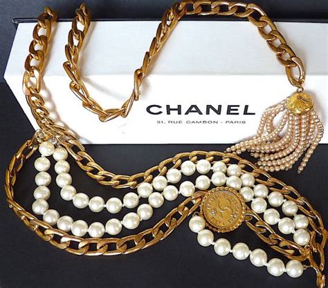 Chanel Vintage Pearl Belt 